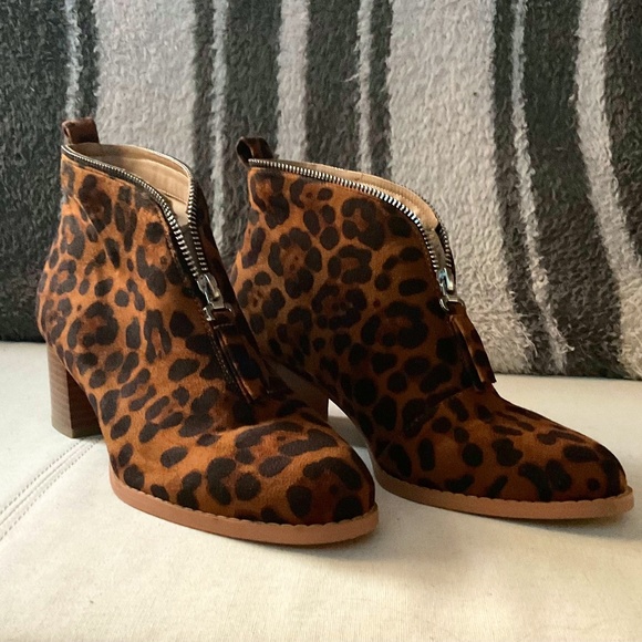 Shoes - Leopard print boots in size 8